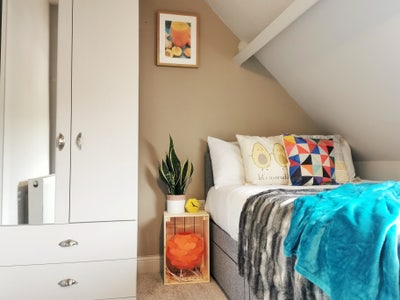 High quality rooms for professionals in Pontypridd Main Photo