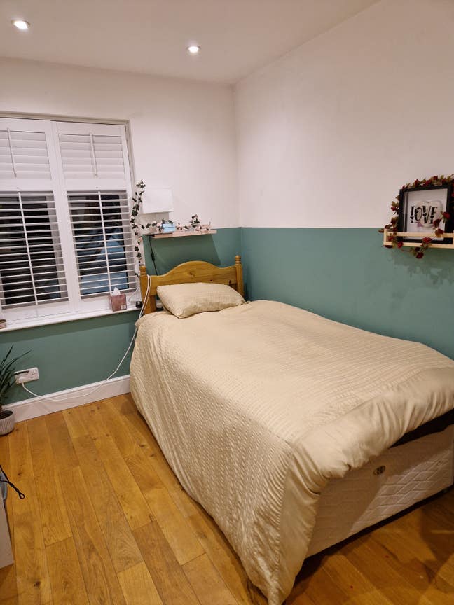 Beautiful clean single room furnished near DV hosp Main Photo