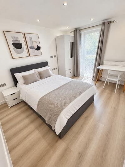 💫 Modern 3-Bed | Easy Stratford & City Access Main Photo