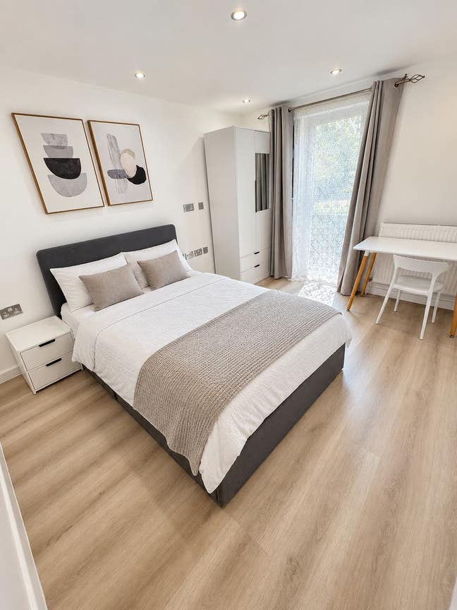 💫 Modern 3-Bed | Easy Stratford & City Access Main Photo