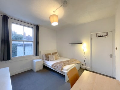 Double Room available in Highgate WoW Main Photo