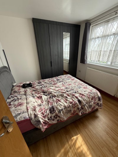 Double room with en-suite available  Main Photo