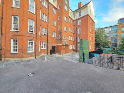 Super Large Room in Shoreditch Main Photo