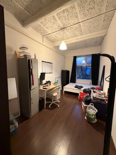 Large room in zone 1 All bills inc. Available now Main Photo