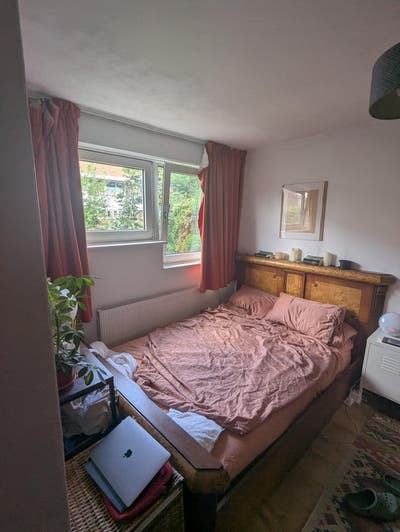 Double room next to Broadway market  Main Photo
