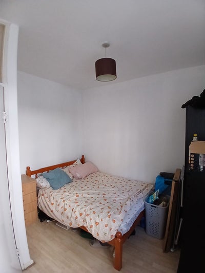 Zone 1 Double Room, 4 mins walk from Borough Tube Main Photo