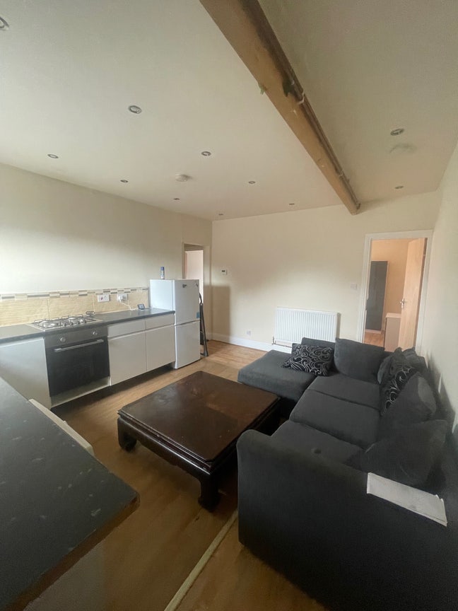 Rooms To let  Main Photo