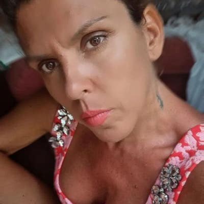 Professional Female seeks a single or double room Main Photo