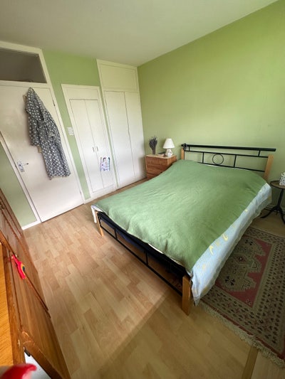 Double Room Available in Roehampton Main Photo