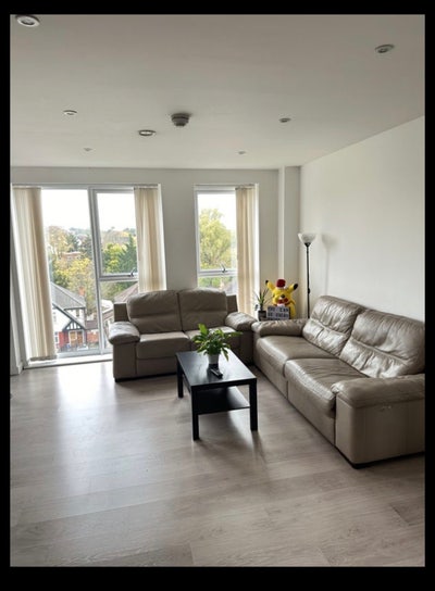 Spacious Double Room | 3-Bed, 2-Bath Flat  Main Photo
