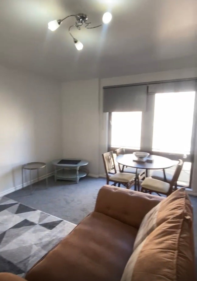 Room Available in a 2-bedroom apartment AB116FN Main Photo