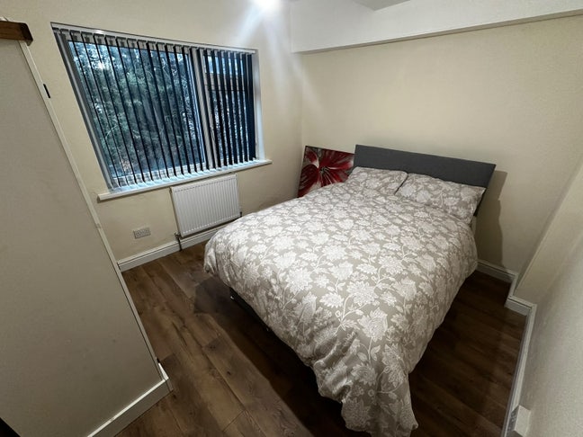 New Rooms for rent next to Hounslow Station Main Photo