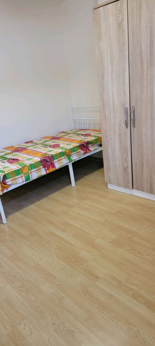 Room for rent Main Photo