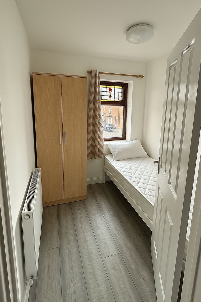 Single furnished room for rent in Kingston  Main Photo