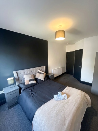 Bright and spacious en-suite room on Cleethorpes Main Photo