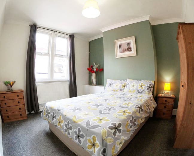 Spacious Double Room|🔥 &pound;250 off Your First Month! Main Photo