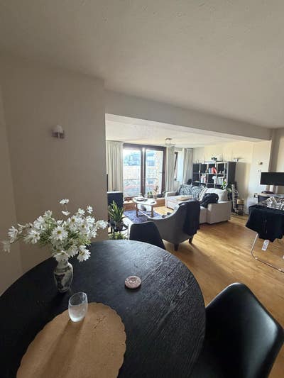 Double ensuite in spacious apartment in wapping Main Photo