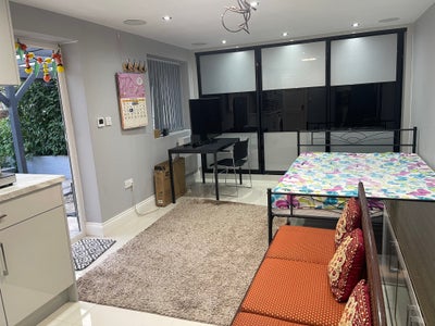 Studio Flat Main Photo