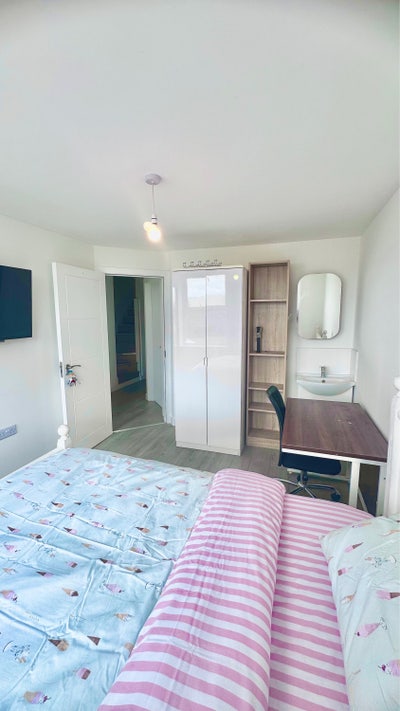 Luxurious 2Double/1Single Room Branksome -Poole Main Photo