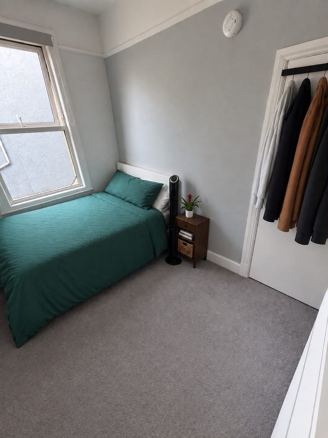Spacious Room in SW18 – from November 1 Main Photo