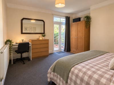 A Room at a Sensible Price Main Photo