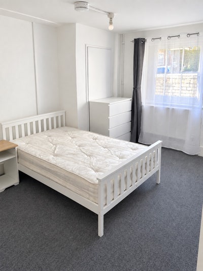 Bright Furnished Double Room – All Bills Included Main Photo