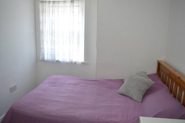 Small double room in Woolwich  Main Photo