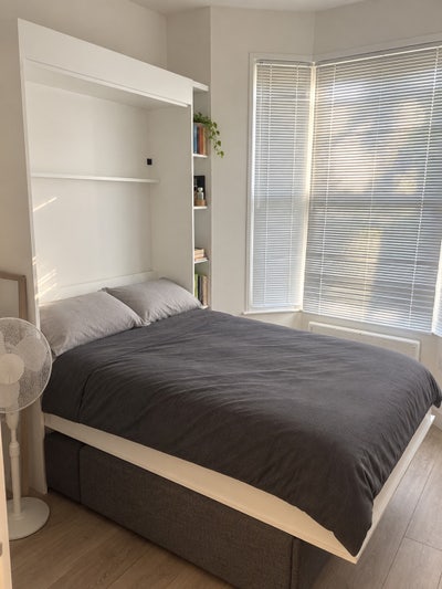 Bright Furnished Studio 7 – Bills Included Main Photo