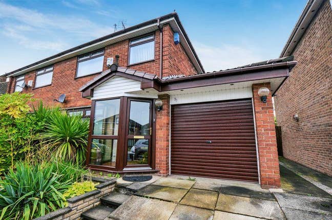 2 Double Room in a Shared House, BL8 Main Photo