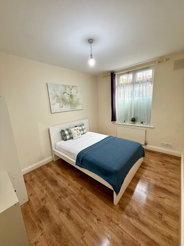 Amazing Room in a New House-Walking Distance to St Main Photo