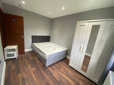 Double rooms for single individual bills included Main Photo