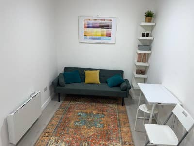 Spacious 2-Bed Annex for short and long let Main Photo
