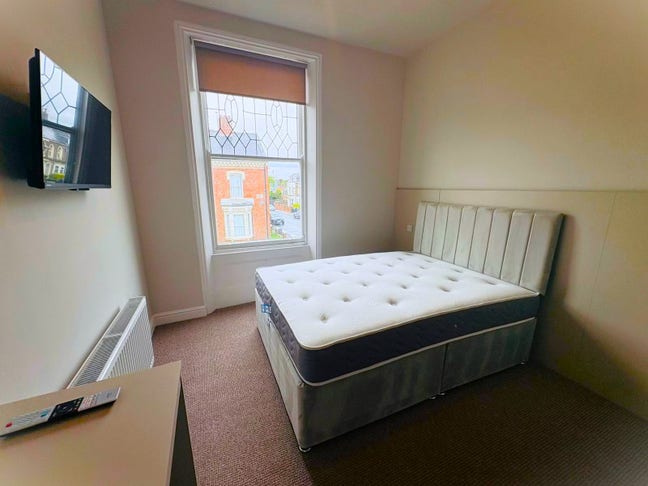 First Week Free Rent  Main Photo