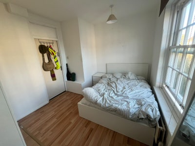 Bright room next to Vauxhall station! (14Dun) Main Photo