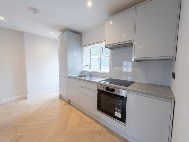 A beautiful 4 bedroom house in Friern Barnet N12 Main Photo