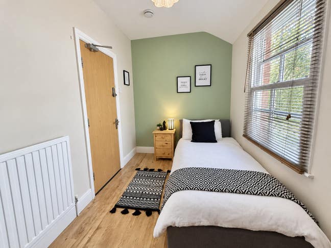A Room at a Sensible Price Main Photo
