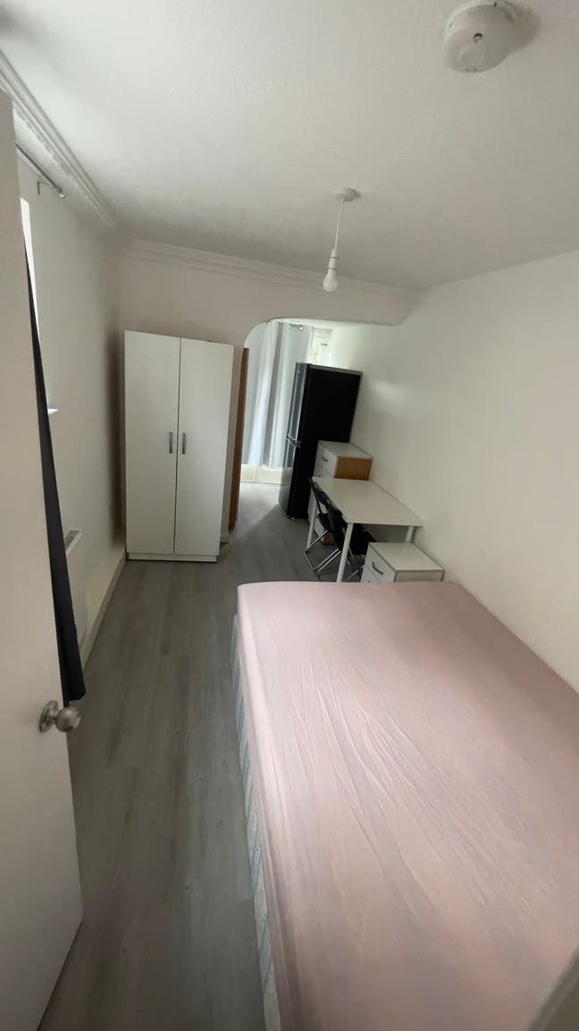 🛏 Double Room to Let in 📍 Uxbridge  ✨ Main Photo