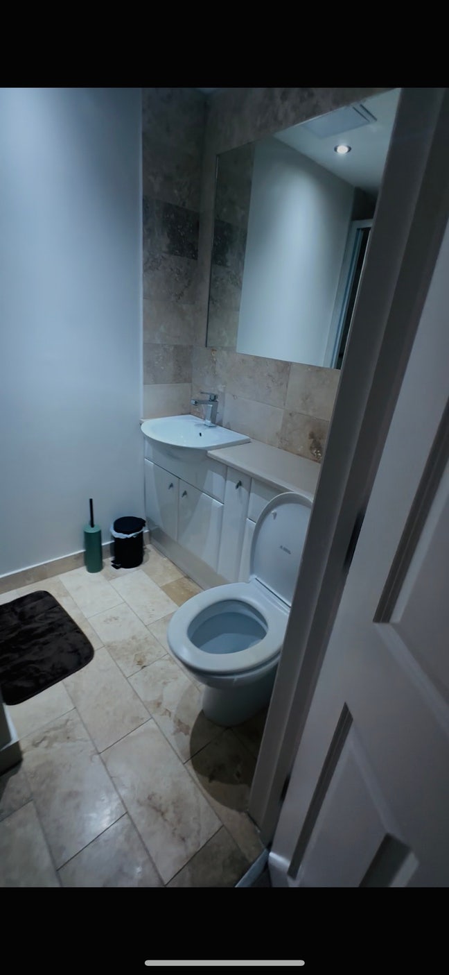  Modern, Comfortable Flat Share | Great Location Main Photo