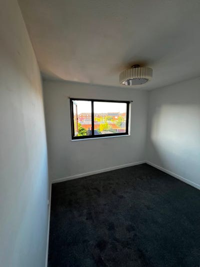 1/12 Sarre Avenue, Hornchurch, Havering Main Photo