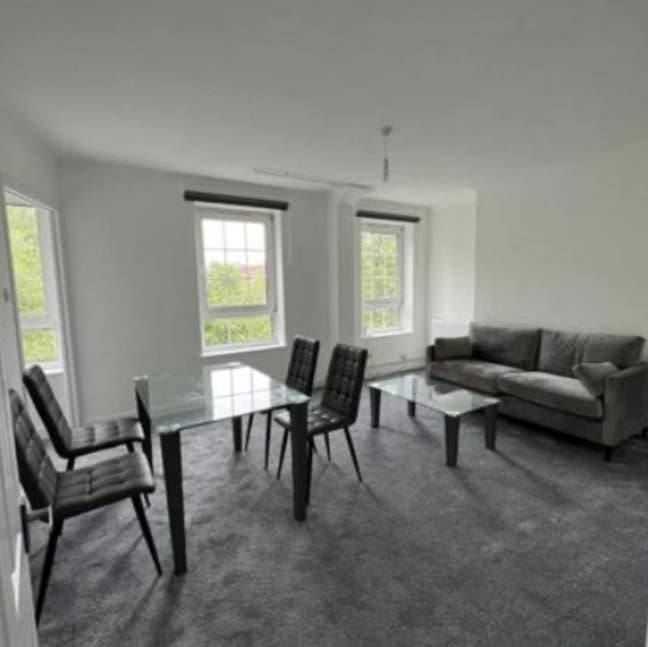 Furnished roo avaialble in beautiful Wapping flat  Main Photo