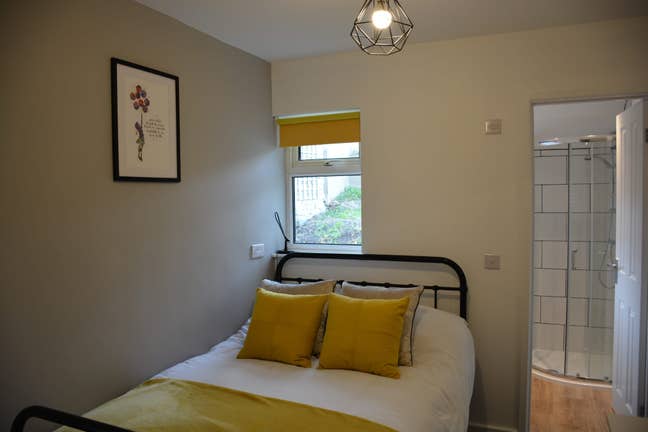 En-suite double room Main Photo