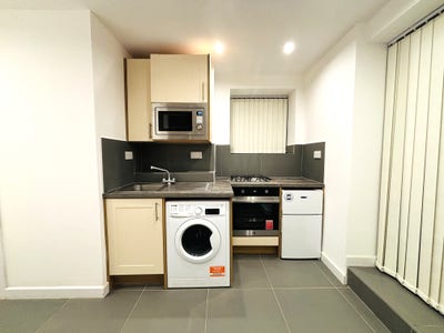 Studio Flat Avail All Bills Incl-Didsbury-M20 Main Photo