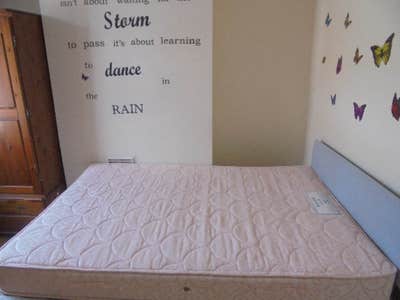Double Room in Stoke-on-Trent Staffordshire Uni Main Photo