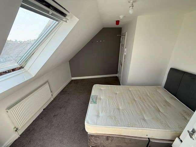 Stunning En-Suite Room Rent - All Bills Included Main Photo