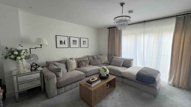 Lovely Furnished Double room - Heyford Park Main Photo
