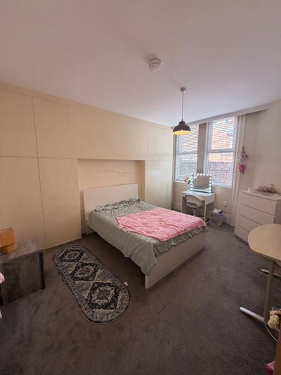 67 Osborne avenue spare room  Main Photo