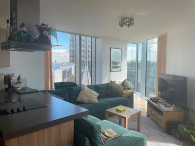 1 Double Bedroom in 3 Bed Flat Share | Greenwich Main Photo