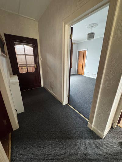 Large Furnished Room Near City Centre & University Main Photo