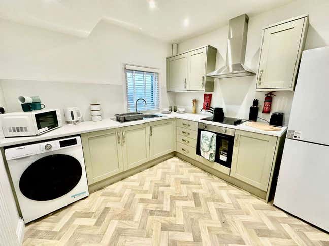 Beautiful Double Room in City Centre Main Photo