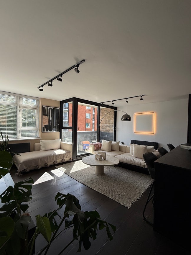 Luxury 2 Bedroom Apartment for Short Term Let  Main Photo